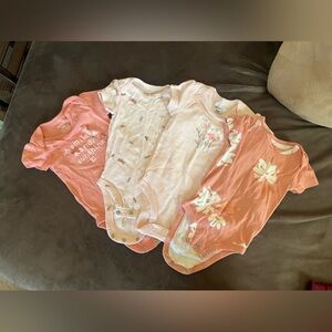 Carters onesie 4pc